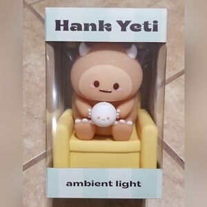 Smoko Hank Yeti With Dumpling Ambient Light